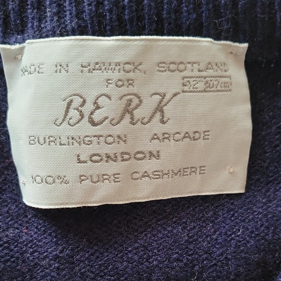 Vintage BERK 100% Pure Cashmere Men's Sweater - Red, White, and Navy Blue Size L - Picture 4 of 10